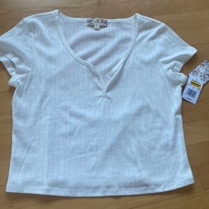 White crop tee